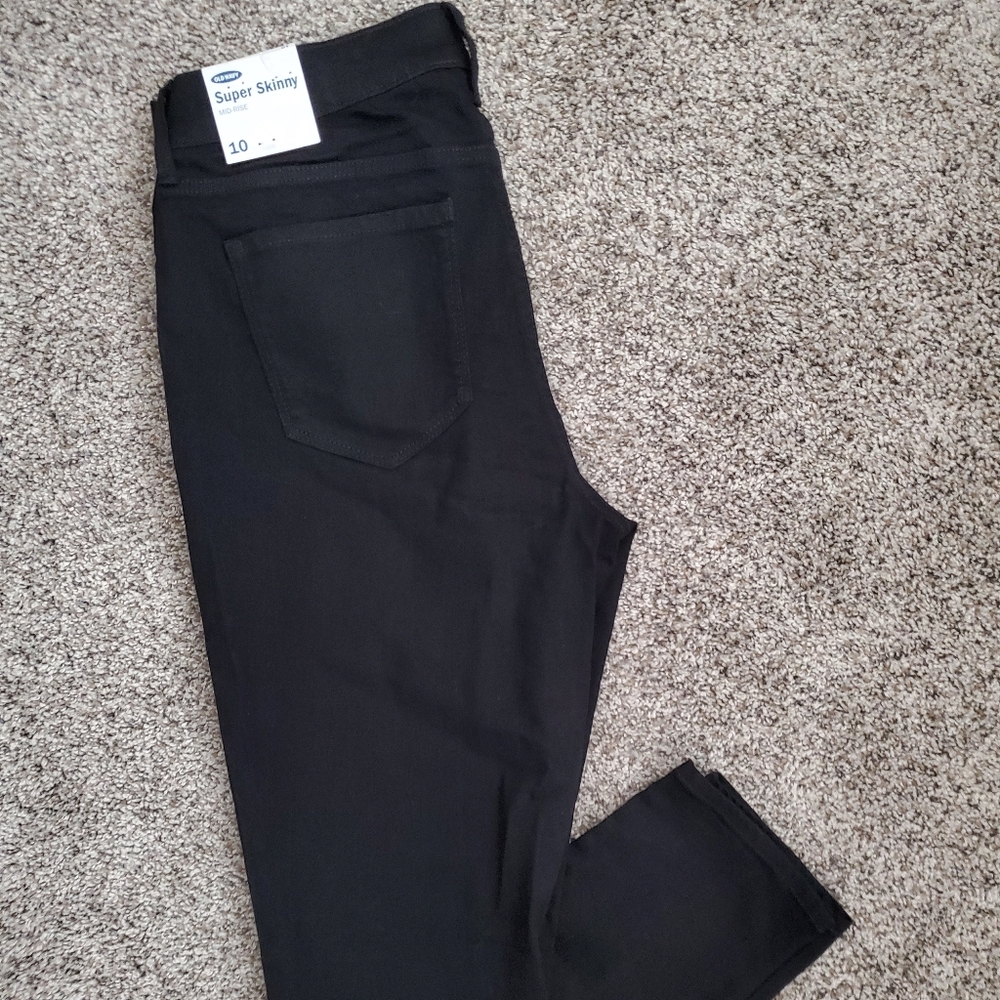 Super Skinny Mid-Rise Jeans
